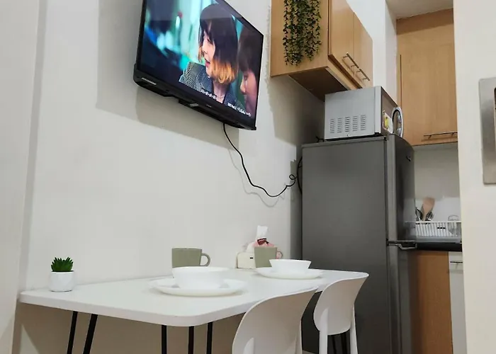 Escape Near Makati Med, Free Pool & Gym